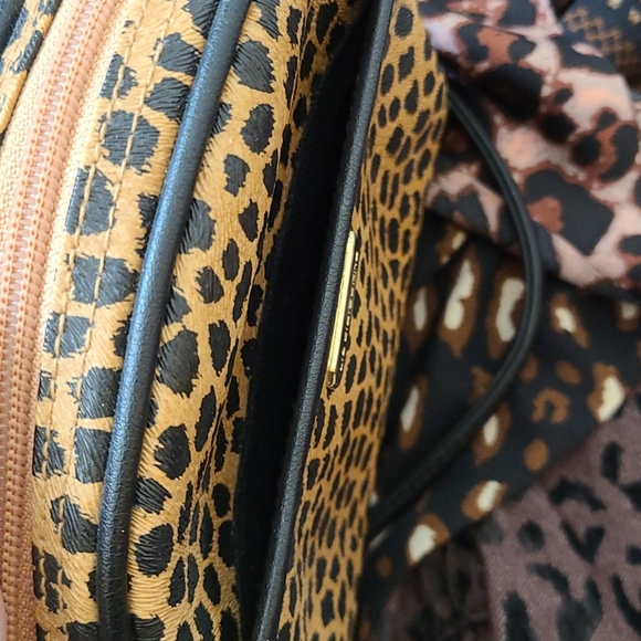 Liz Small Cheetah Crossbody Bag - Picture 3 of 8